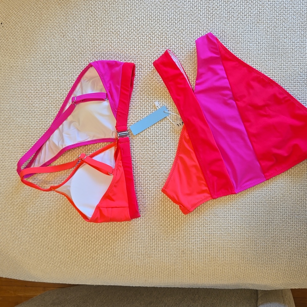 Popvil Cutout One-Shoulder Color Block Bikini Set - Picture 6 of 11